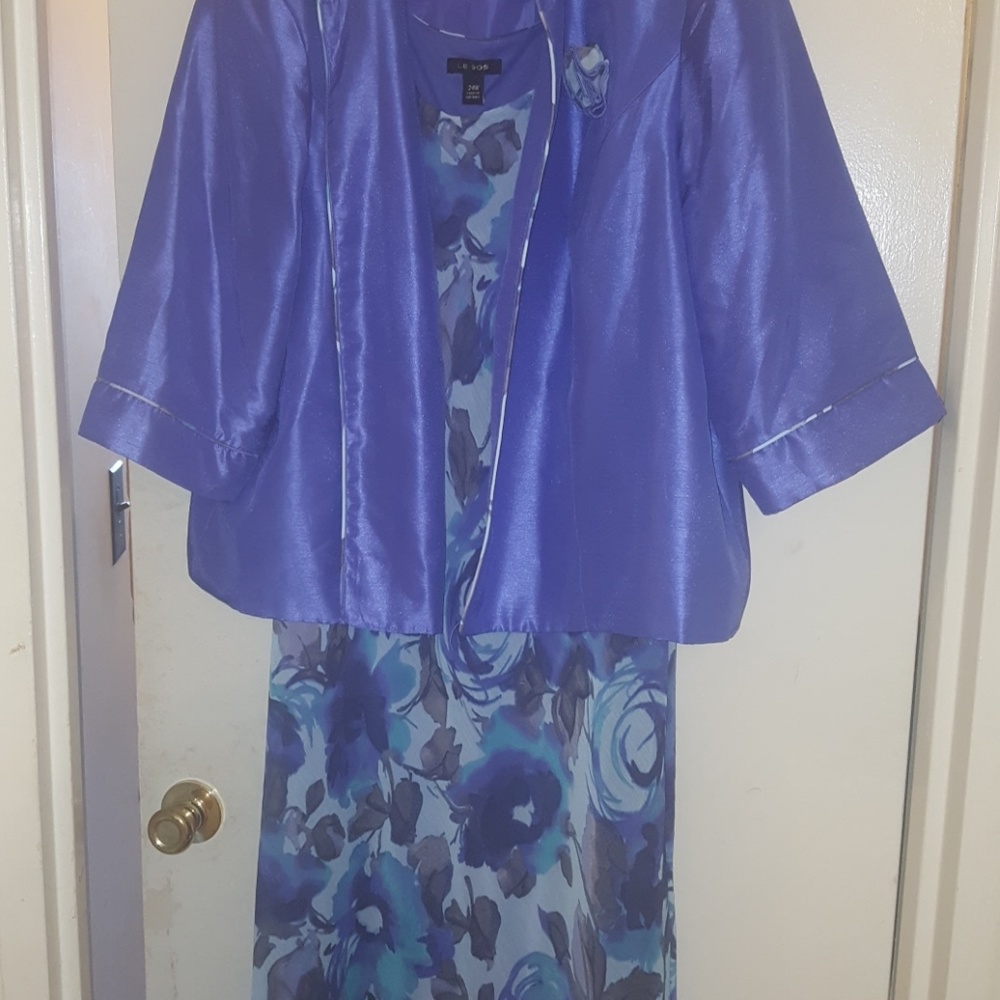 Dress - Picture 3 of 3
